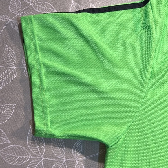 Men’s Adidas Jersey. Damaged, see pictures. - Picture 6 of 8